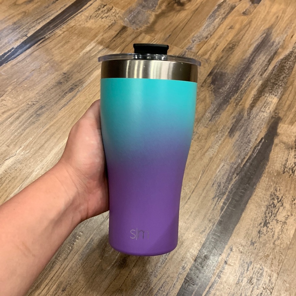 Simple Modern tumbler slim cruiser 22oz